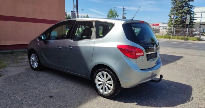 Opel Meriva cena 26900 przebieg: 133000, rok produkcji 2013 z Alwernia małe 326